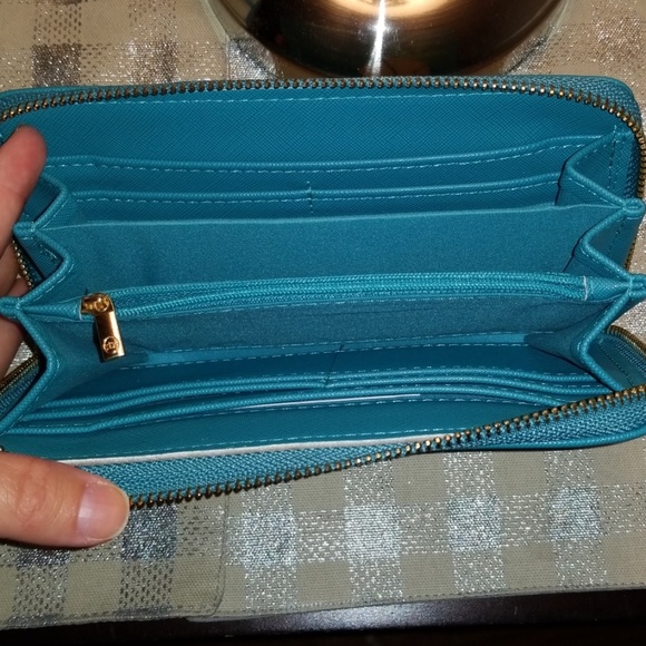 Brand new wallet - Picture 2 of 5